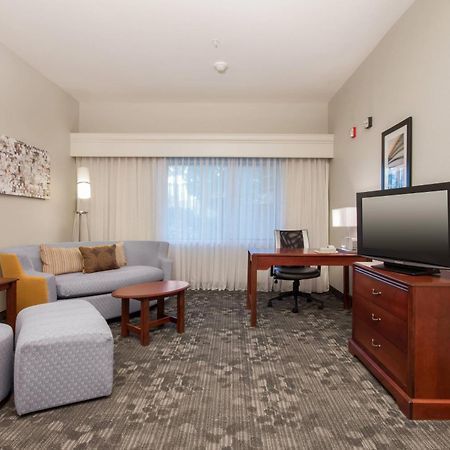Courtyard By Marriott Palmdale Hotel Ngoại thất bức ảnh