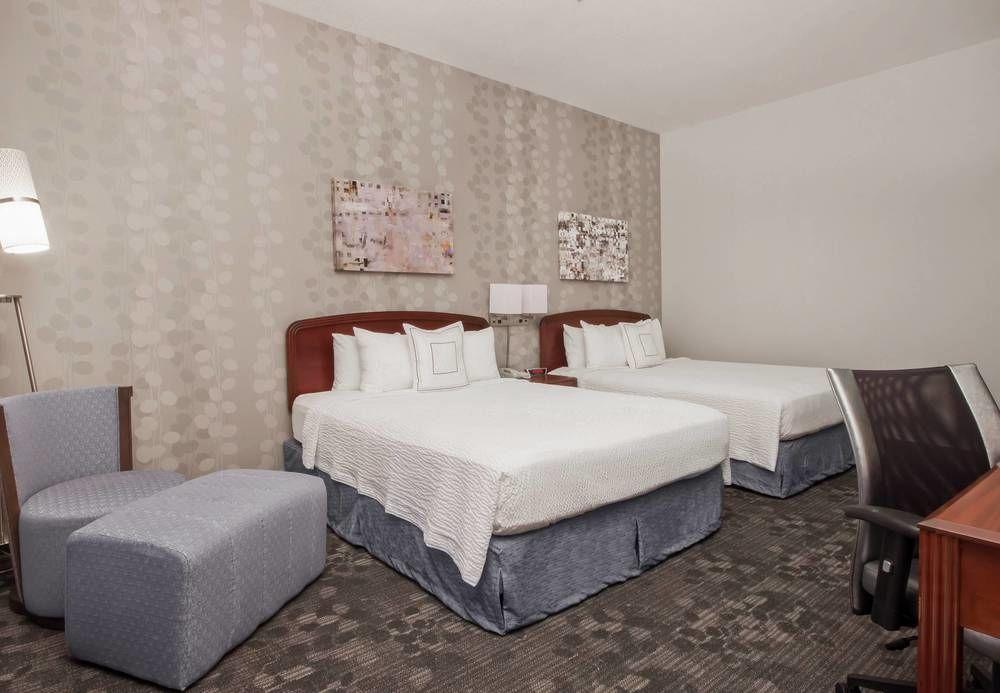 Courtyard By Marriott Palmdale Hotel Ngoại thất bức ảnh