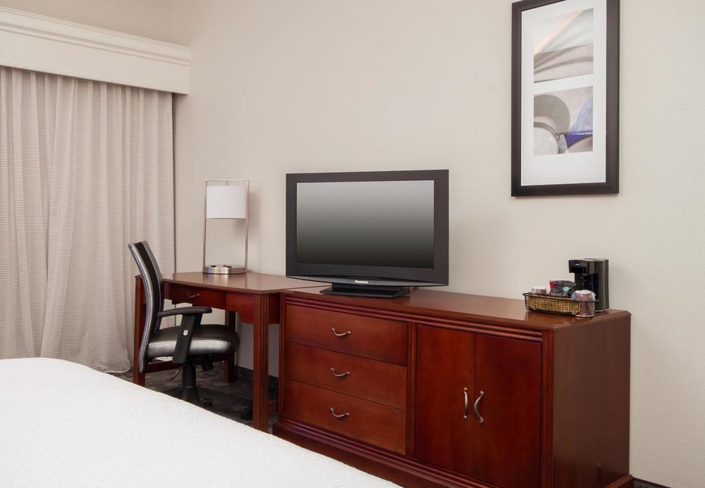 Courtyard By Marriott Palmdale Hotel Ngoại thất bức ảnh
