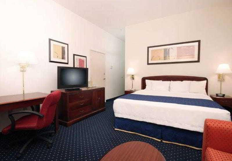 Courtyard By Marriott Palmdale Hotel Ngoại thất bức ảnh